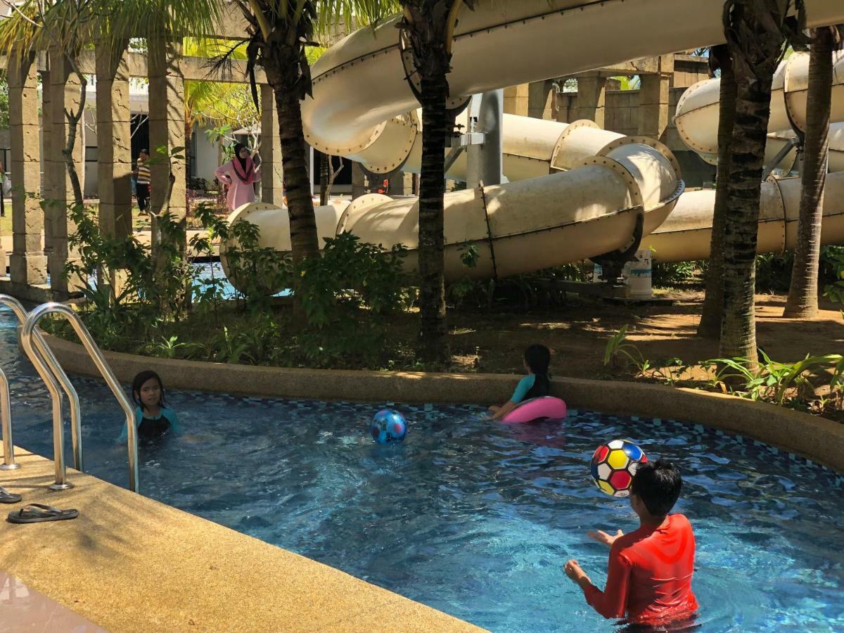 Swiss Garden Residence Pool Sea View Beach Resort Luxury Apartment & Family Suite Kuantan Buitenkant foto