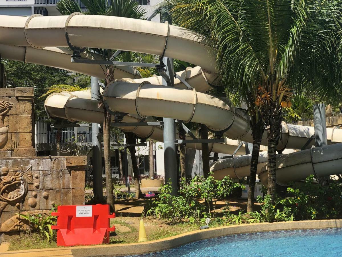 Swiss Garden Residence Pool Sea View Beach Resort Luxury Apartment & Family Suite Kuantan Buitenkant foto
