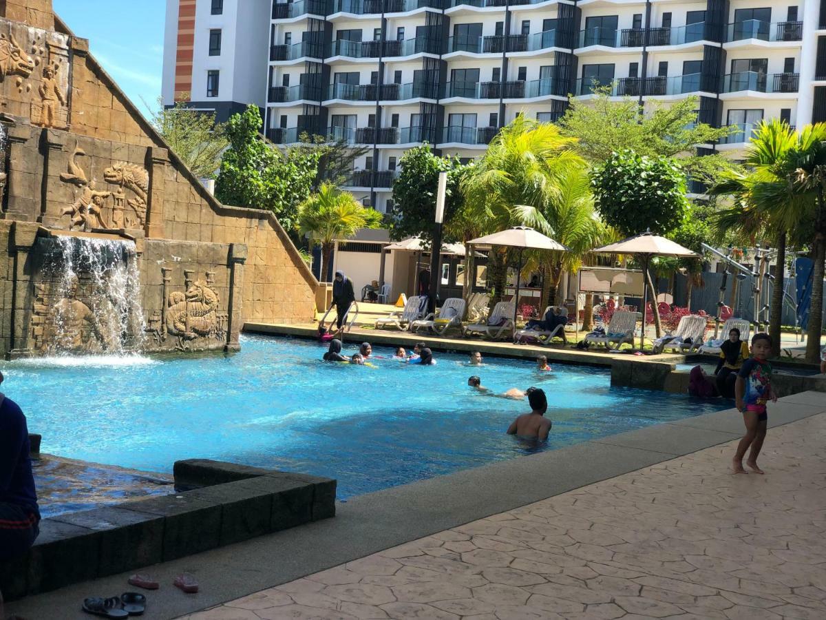 Swiss Garden Residence Pool Sea View Beach Resort Luxury Apartment & Family Suite Kuantan Buitenkant foto